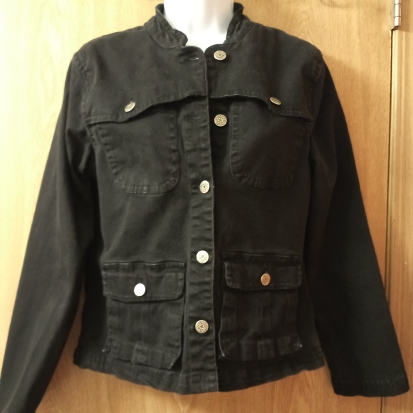 STUDIO WEST - Picture 1 of 3